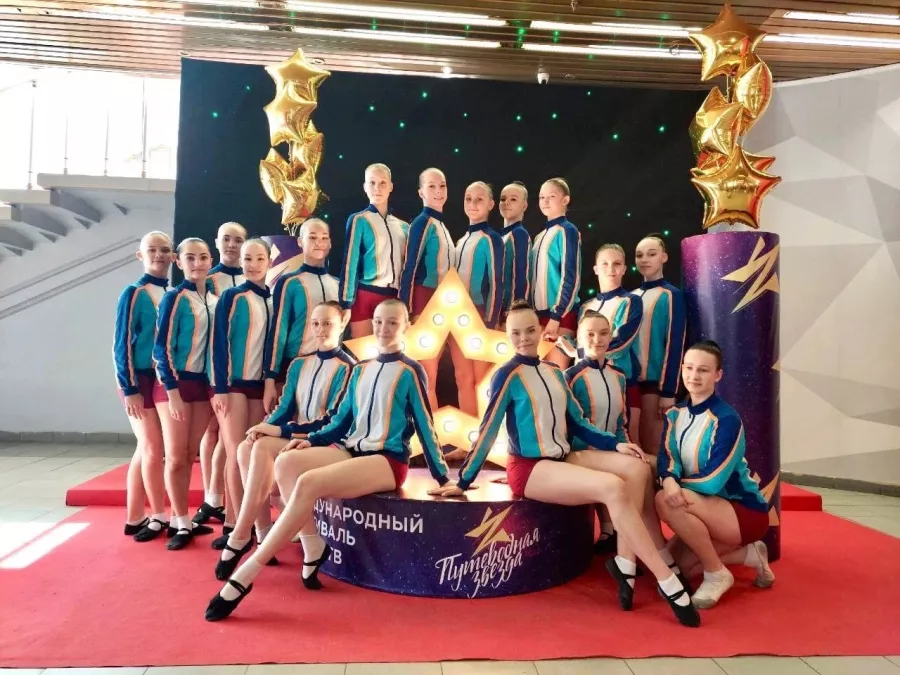 Образцовый театр танца Хрустальный башмачок в Новосибирске: Танцы, Хореография, Зал, Тренировка, Школа, Учимся,