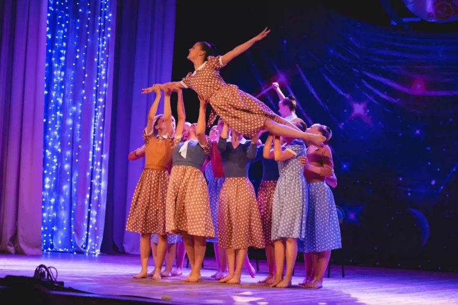 Образцовый театр танца Хрустальный башмачок в Новосибирске: Танцы, Хореография, Зал, Тренировка, Школа, Учимся,