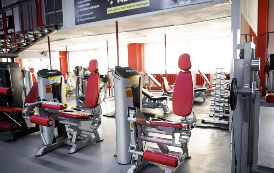 Фитнес-клуб Jumbo gym в Новороссийске: Тренажёрный зал , Тренировка, Гантели, Занятие с тренером, Штанга, Фитнес-клуб,
