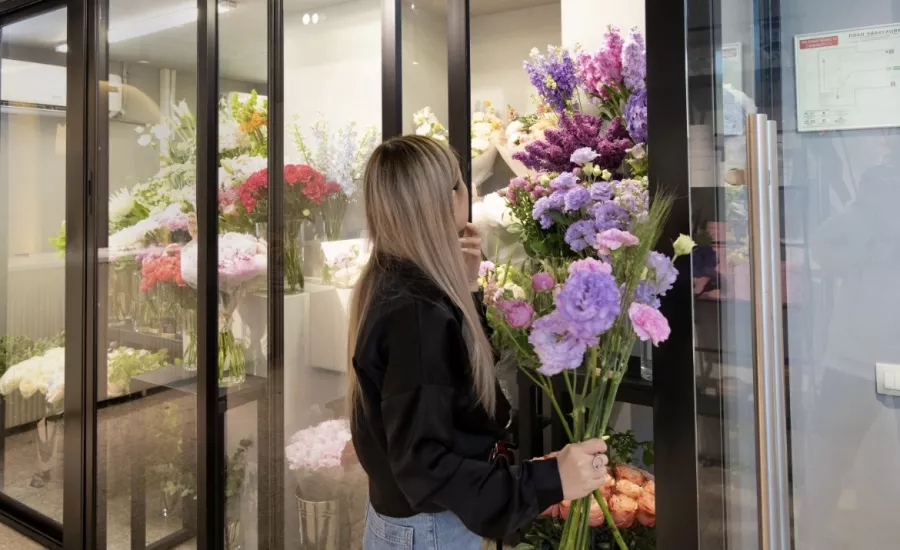 Цветочная мастерская The Flower Bar в Москве: Цветочный магазин , Магазин цветов , Цветы, Свадебный букет , Свадебный подарок , Букет,