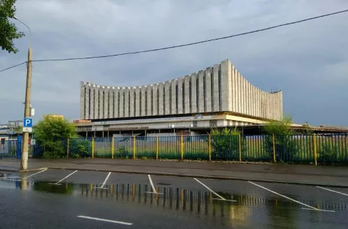 ГЦОЛИФК  в  Москве