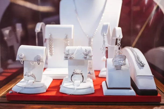 Ювелирный салон "MIUZ Diamonds"