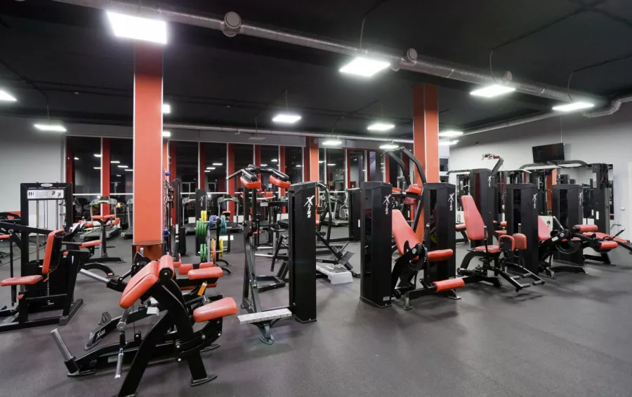 Фитнес-клуб Fit zone в Новороссийске: Стретчинг, Танцевальные программы, Йога, Аэробика, Боевые искусства, Пилатес, Персональный тренер,