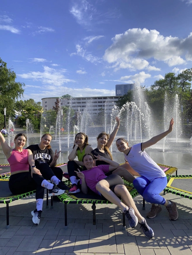 Фитнес-студия джампинга Joy jump в Новороссийске: Фитнес, Развитие, Джампинг, Групповые занятия, Прыжки,