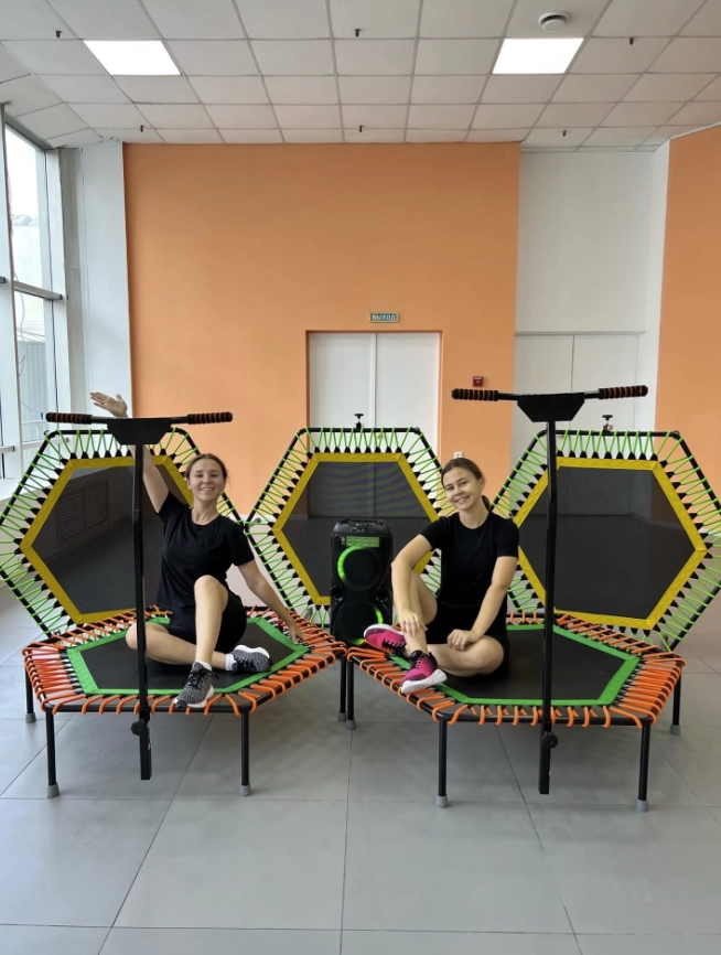 Фитнес-студия джампинга Joy jump в Новороссийске: Фитнес, Развитие, Джампинг, Групповые занятия, Прыжки,