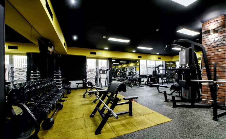 Фитнес-клуб Mark`s gym в Новороссийске: Йога, Пилатес, Стретчинг, Фитнес-бар, TRX тренировки, Развиваться, Персональный тренер, Аэробика,