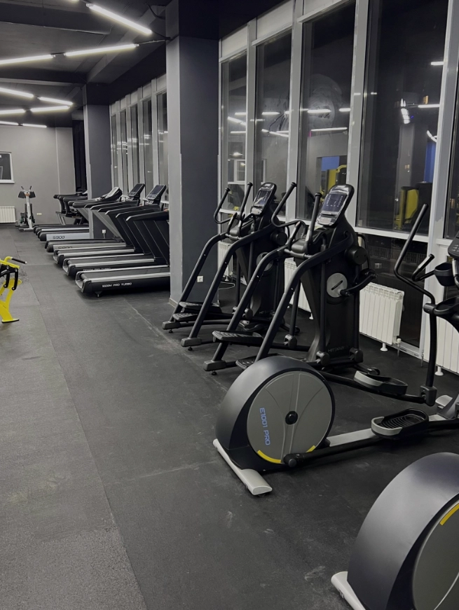 Фитнес-клуб Shark fitness в Новороссийске: Возможны разовые посещения, Работа с весом, Тренажёры , Развиваться, Фитнес-клуб, Персональный тренер,