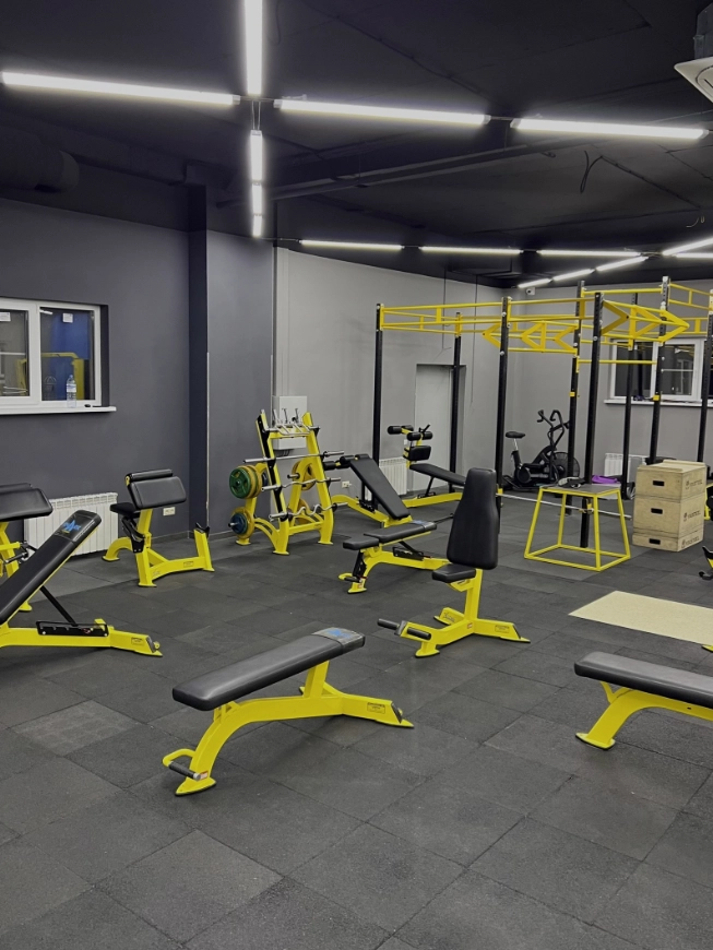 Фитнес-клуб Shark fitness в Новороссийске: Возможны разовые посещения, Работа с весом, Тренажёры , Развиваться, Фитнес-клуб, Персональный тренер,