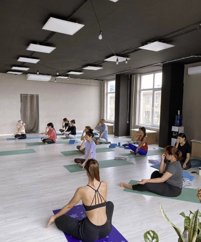 Студия растяжки и танцев Stand в Новороссийске: Развитие, Йога, Пилатес, Хип-хоп,