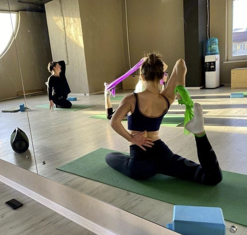 Студия растяжки и танцев Stand в Новороссийске: Развитие, Йога, Пилатес, Хип-хоп,