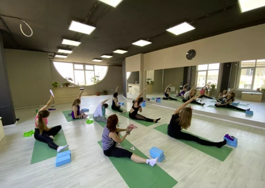 Студия растяжки и танцев Stand в Новороссийске: Развитие, Йога, Пилатес, Хип-хоп,