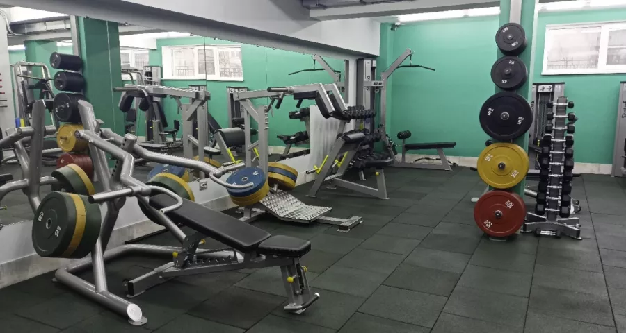 Тренажерный зал Status gym в Новороссийске: Кардио, Спортзал, Тренер,