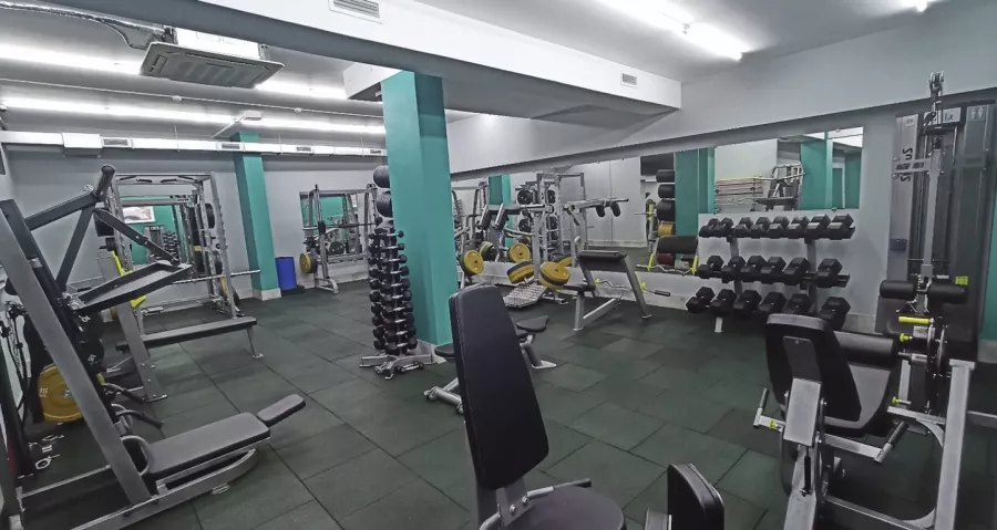 Тренажерный зал Status gym в Новороссийске: Кардио, Спортзал, Тренер,