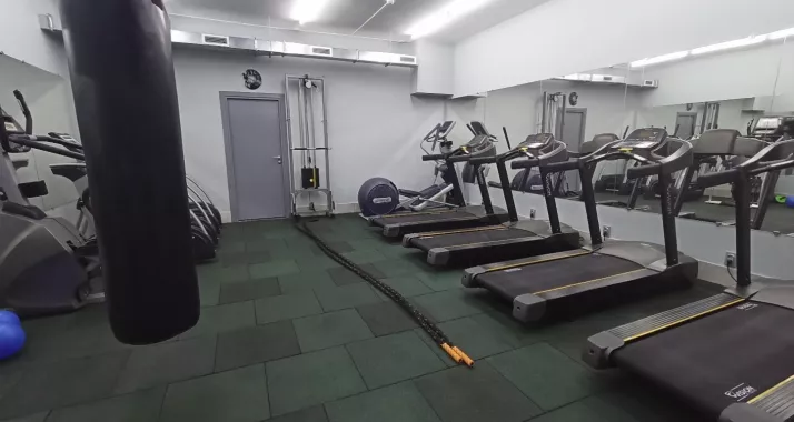 ​Тренажерный зал "Status gym"