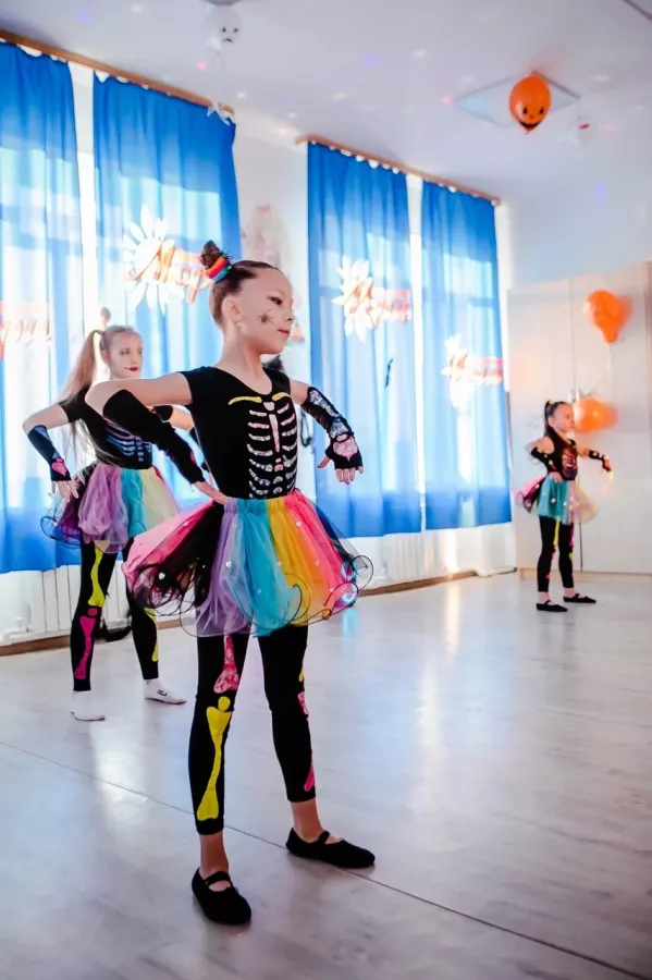 Центр развития Мария в Уссурийске: Детям, Танцы, Зал, Хореография, Растяжка, Школа,