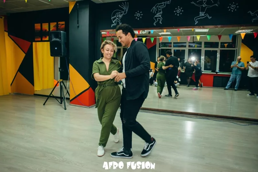 Школа танцев Afro Fusion в Казани: Танцы, Зал, Хореография, Школа танцев, Бачата, Растяжка,
