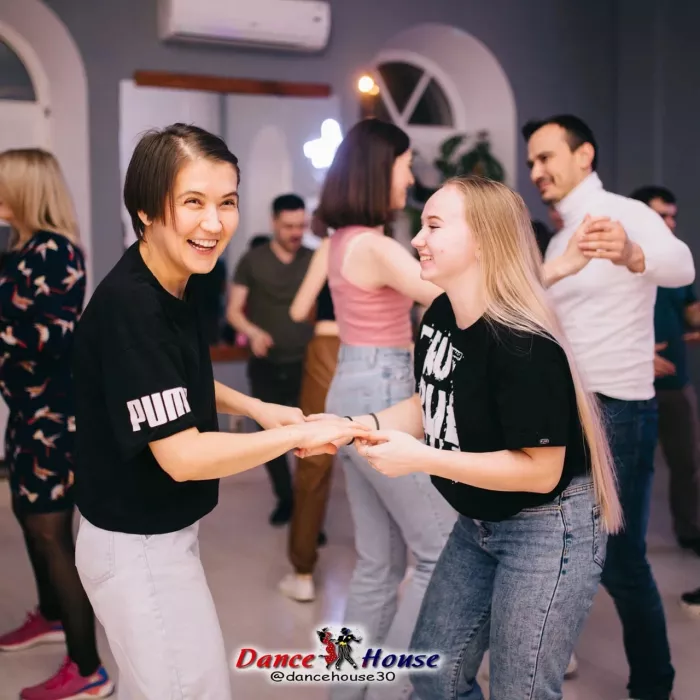 Школа танцев "Dance House"