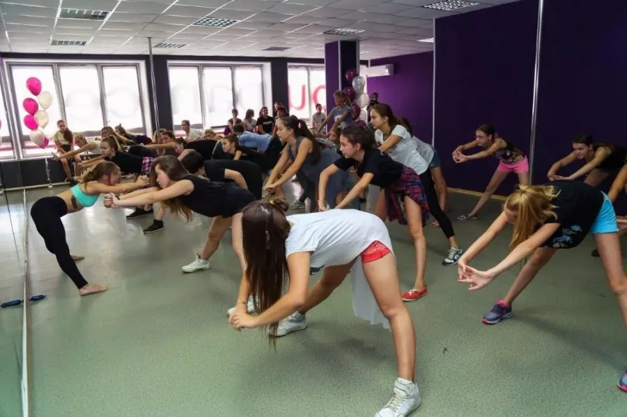 Школа танцев YouDancer в Казани: Танцы, Зал, Хореография, Школа танцев, Breaking, Растяжка,