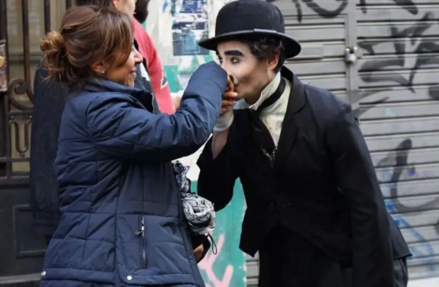 Хостел Circus в Буэнос-Айрес (Аргентина): Хостел , Библиотека, Барбекю, Бассейн, Hostel, BBQ , Library, Swimming pool,