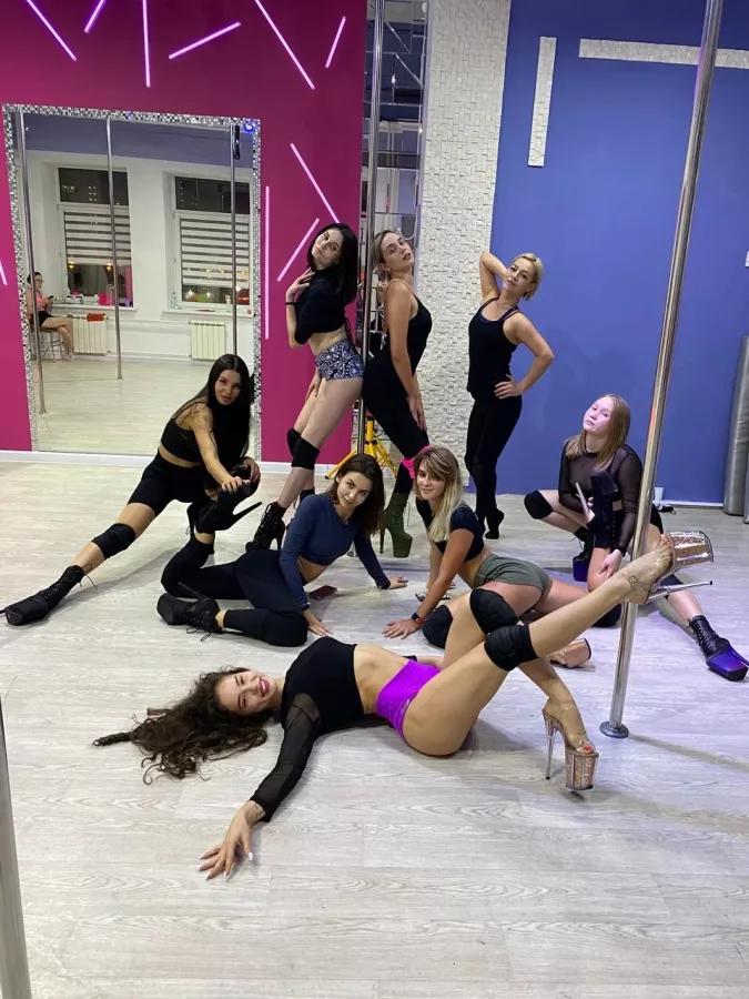 Спортивно-танцевальная студия PoleClub.ru в Казани: Танцы, Зал, Хореография, Школа танцев, Pole Dance, Растяжка,
