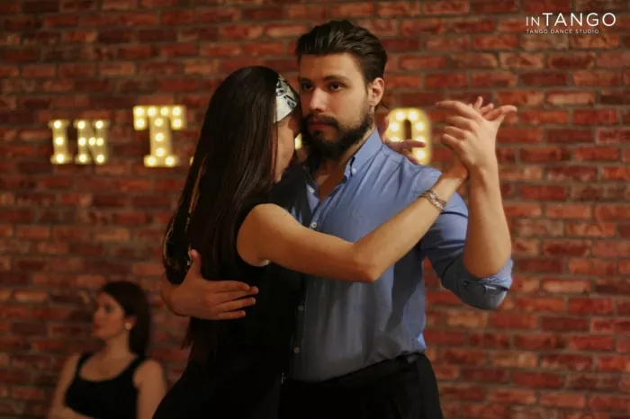 Школа аргентинского танго "Intango"
