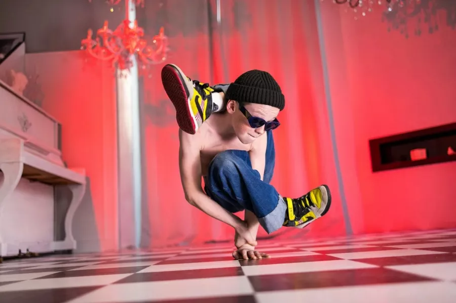 Студия танцев One в Казани: Танцы, Зал, Хореография, Школа танцев, Break Dance, Растяжка,