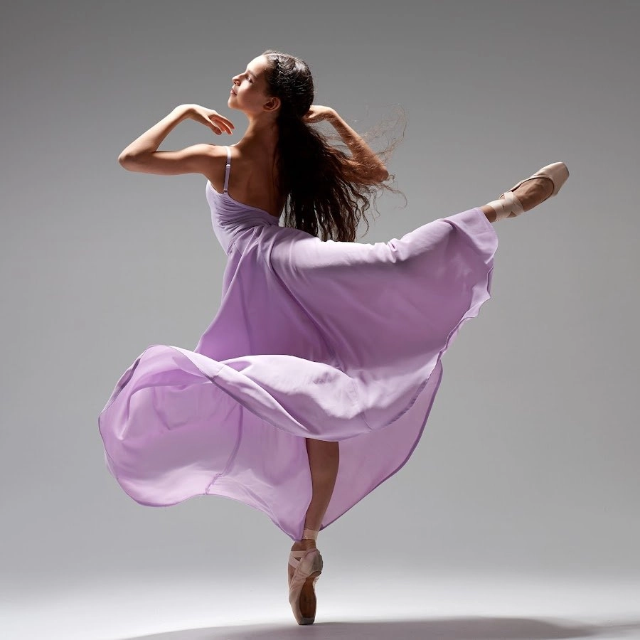 Школа танцев Dance 24 в Казани: Танцы, Зал, Хореография, Школа танцев, Танцор, Растяжка,
