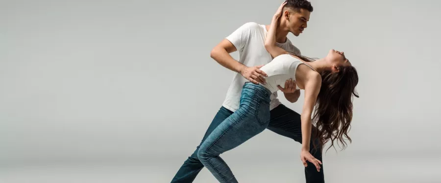 Школа танцев Dance 24 в Казани: Танцы, Зал, Хореография, Школа танцев, Танцор, Растяжка,