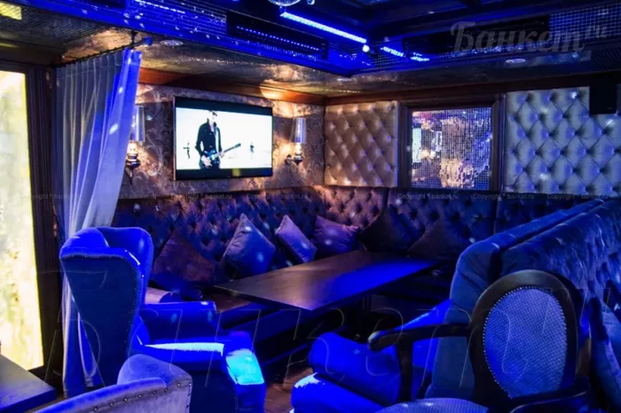 Караоке-клуб "Ухо и Медведь"