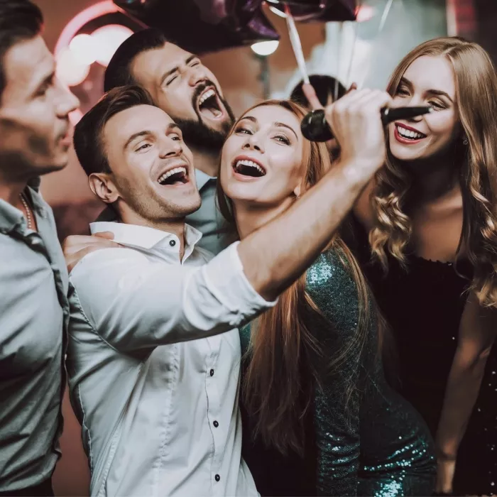 Караоке-клуб "Ухо и Медведь"