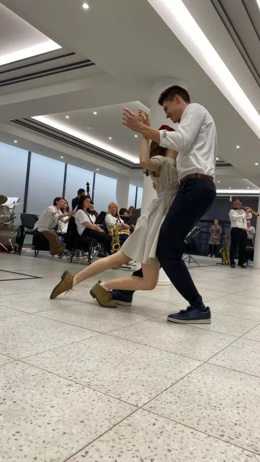 Студия танца Dance Kitchen в Казани: Танцы, Зал, Хореография, Школа танцев, Парные танцы, Растяжка,