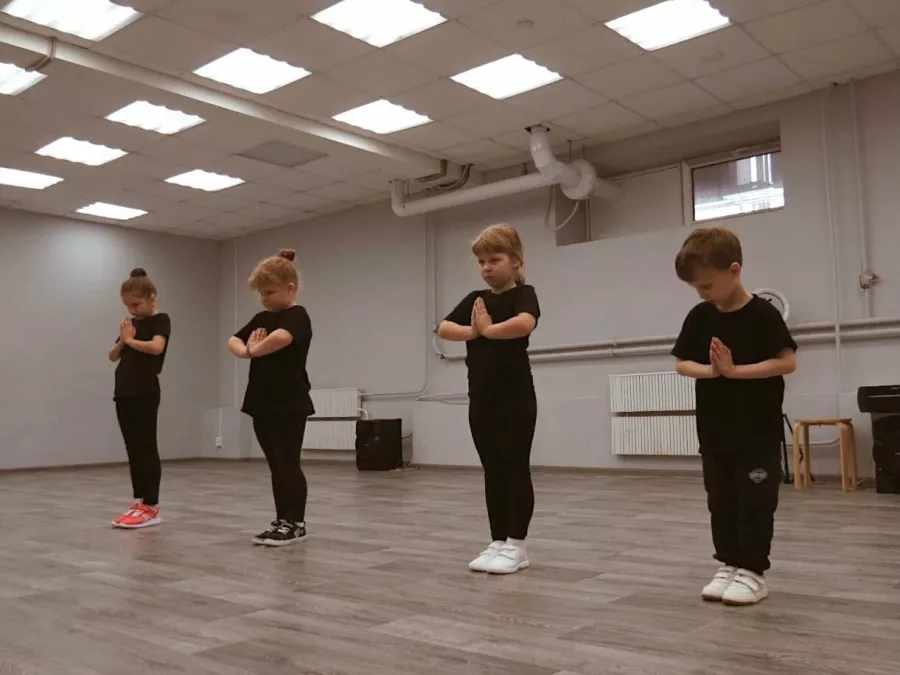 Дом современного танца AM Studio в Казани: Танцы, Зал, Хореография, Школа танцев, Дети, Растяжка,