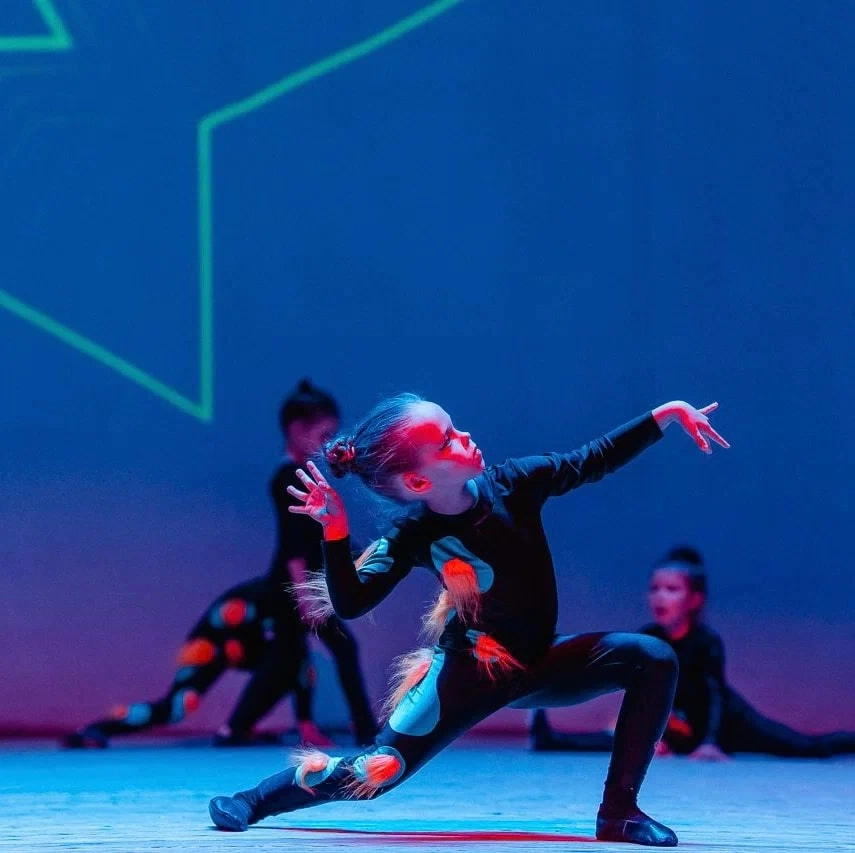 Танцевальная студия M & dance в Ижевске: Спорт, Танцы, Зал, Хореография, Растяжка, Детям, Школа,