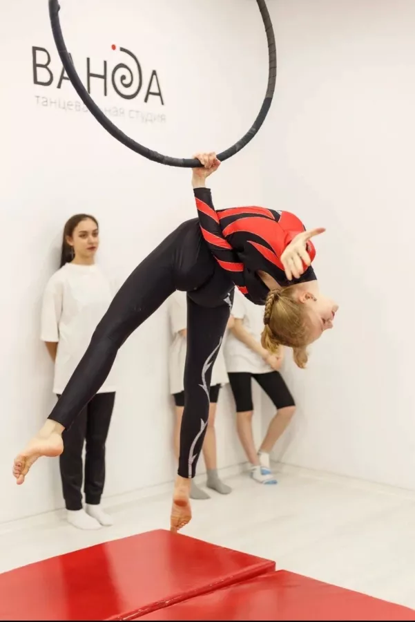 Школа танцев Ванда в Ижевске: Танцы, Зал, Хореография, Школа танцев, Pole Dance, Растяжка,