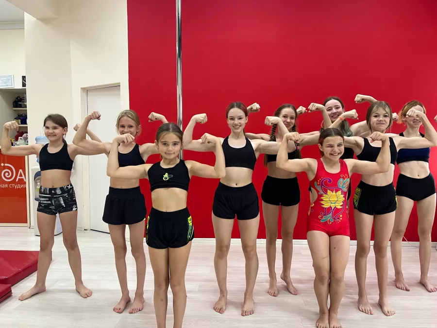 Школа танцев Ванда в Ижевске: Танцы, Зал, Хореография, Школа танцев, Pole Dance, Растяжка,
