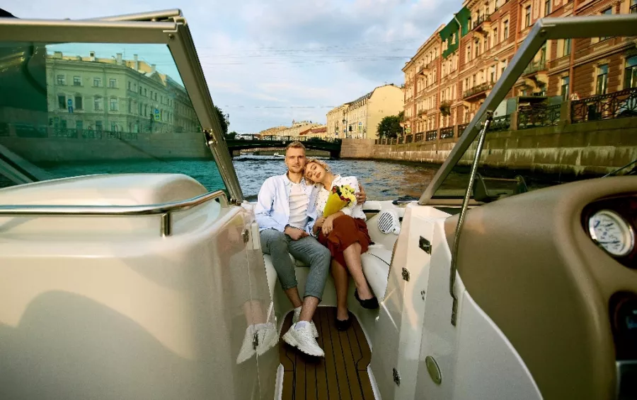 Компании по аренде яхты и катера Smart Yacht в Санкт-Петербурге: Аренда, Свидание, Для влюбленных, Свадьба,