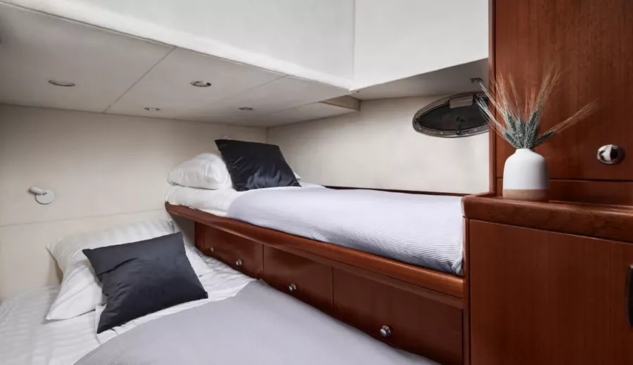 Компании по аренде яхты и катера Smart Yacht в Санкт-Петербурге: Аренда, Свидание, Для влюбленных, Свадьба,