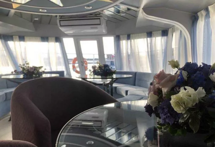 Компания по аренде теплоходов "Акватория"