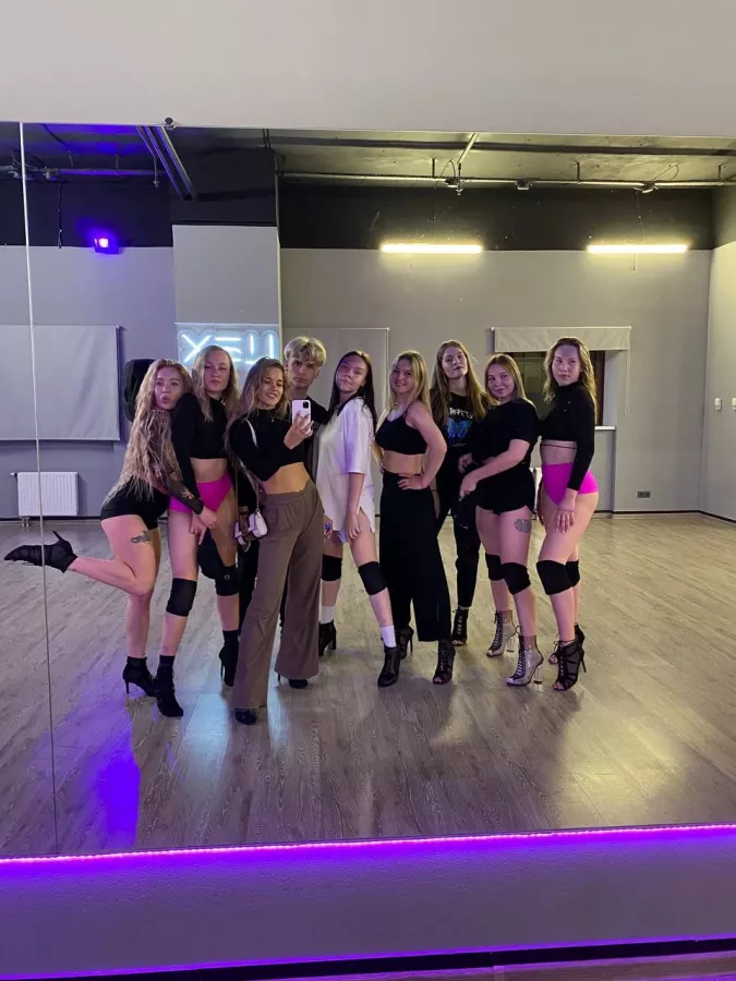 Танцевальная школа LDD Studio в Ижевске: Танцы, Зал, Хореография, Школа танцев, Растяжка, Хип-хоп,