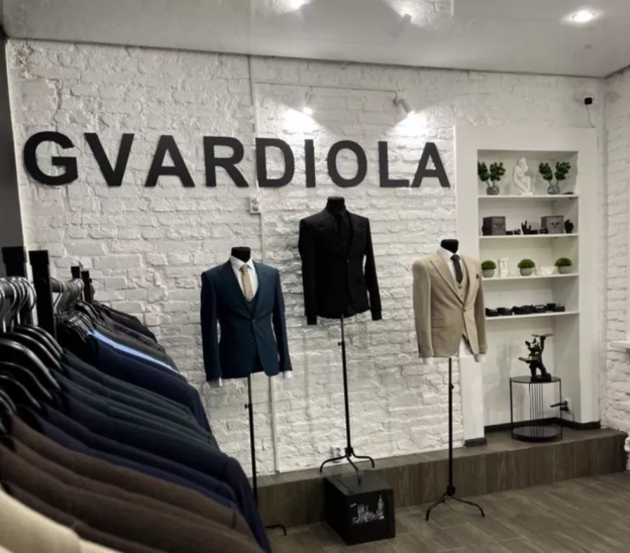 Салон мужских костюмов Gvardiola в Санкт-Петербурге: Салон мужских костюмов, Для влюбленных, Жених, Свадебный костюм , Костюм мужской , Мужская одежда , Индивидуальный стилист , Пиджак,