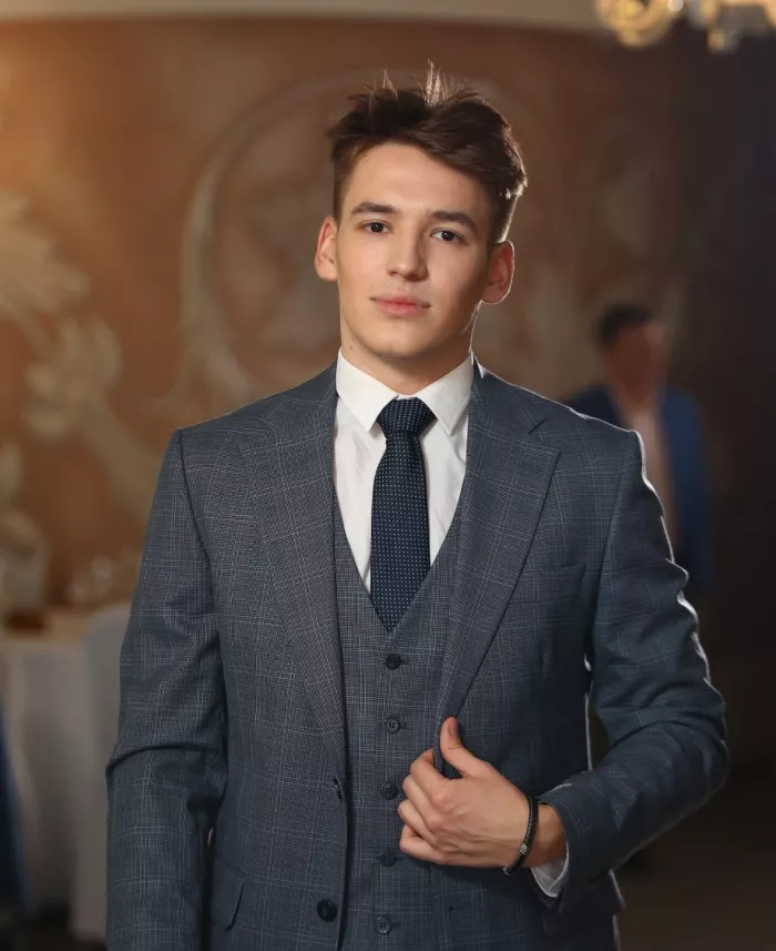 Магазин мужских костюмов "Фаворит"