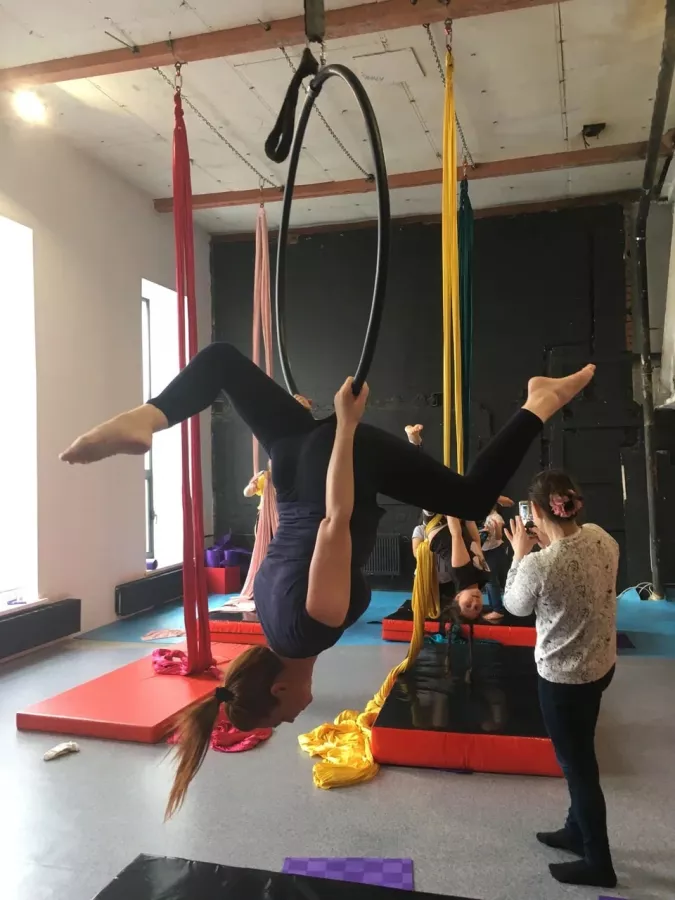 Воздушная гимнастика, полотна AirDance в Ижевске: Танцы, Зал, Хореография, Школа танцев, Йога, Растяжка,