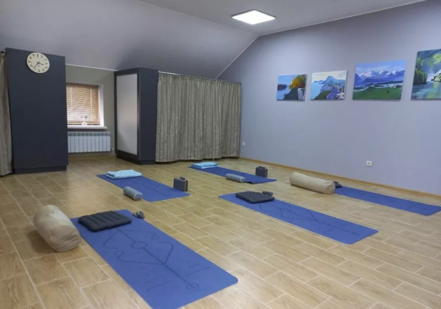 Центр йоги Студия йоги в Новороссийске: Айенгара, Развиваться, Кундалини, Хатха, Центр йоги, Фитнес-клуб,