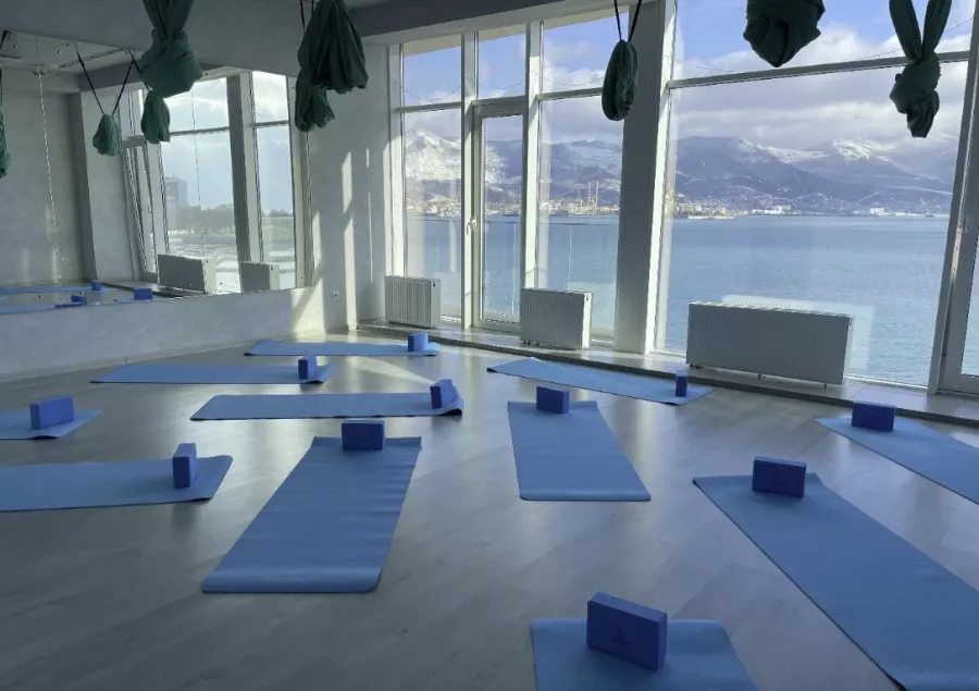 Центр йоги Sea & Sky Yoga Studio в Новороссийске: Центр йоги, Фитнес , Развиваться, Стретчинг, Студия фитнеса, Групповые занятия, Хатха,