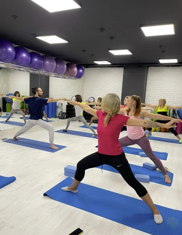 Студия йоги и фитнеса Premium fitnes в Новороссийске: Возможны разовые посещения, Аэробика, Калланетика, Отдельный женский зал, Йога, Пилатес, Стретчинг,