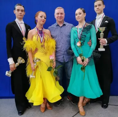 Танцевально-спортивный клуб "Феникс" на улице Горького