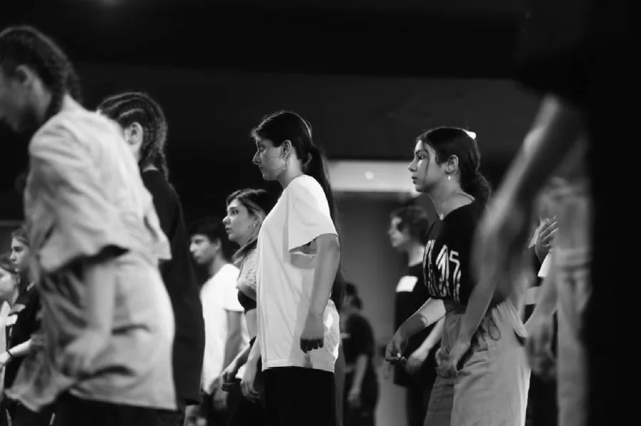 Школа танцев AREV DANCE SCHOOL в Ереване: Современные Танцы, Грация, Хореография, Брейк Данс, Школа Хип-Хоп, Школа Танцев, Танцевальная Школа,