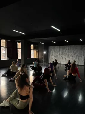 Школа танцев "AREV DANCE SCHOOL".