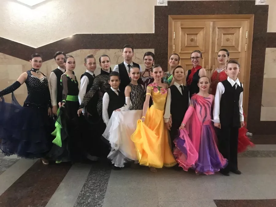 Танцевально-спортивный клуб Легенда в Майкопе: Танцы, Зал, Хореография, Растяжка, Школа,