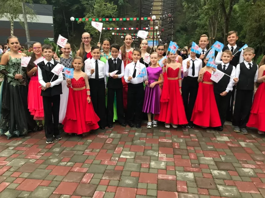 Танцевально-спортивный клуб Легенда в Майкопе: Танцы, Зал, Хореография, Растяжка, Школа,